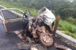 Amigos morrem em violento acidente envolvendo três veículos na BR–364
