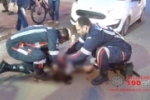 ARIQUEMES: Colisão de moto e carro deixa mulher com fratura na Av. Tancredo Neves