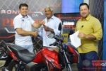 ARIQUEMES: VÍDEO – Morador do Jardim das Palmeiras adquire DK–150 na Moto Mil