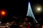 Árvore de Natal gigante é inaugurada em Ariquemes