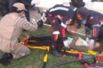 ARIQUEMES: Motociclista fica ferida após colisão entre carros e moto na Av. Canaã