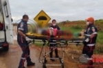 ARIQUEMES: Motociclista sofre queda após passar por quebra–molas na RO–257