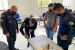 Policiais militares participam de curso para identificar drogas apreendidas e combater tráfico, em Ariquemes