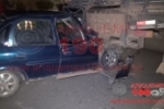 ARIQUEMES: Homem sofre escoriações após chocar veículo contra caminhão estacionado na Av. Tabapuã – Carro ficou parcialmente destruído